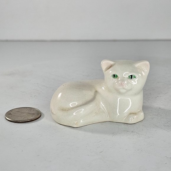 Goebel Cat Miniature Figurine Lying Down White Green Eyes West Germany - Picture 6 of 6